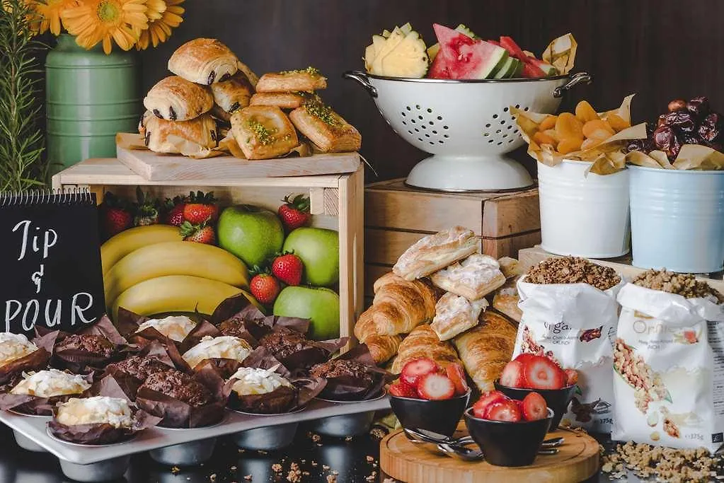 Radisson Blu Hotel. Abu Dhabi Yas Island 아랍에미리트