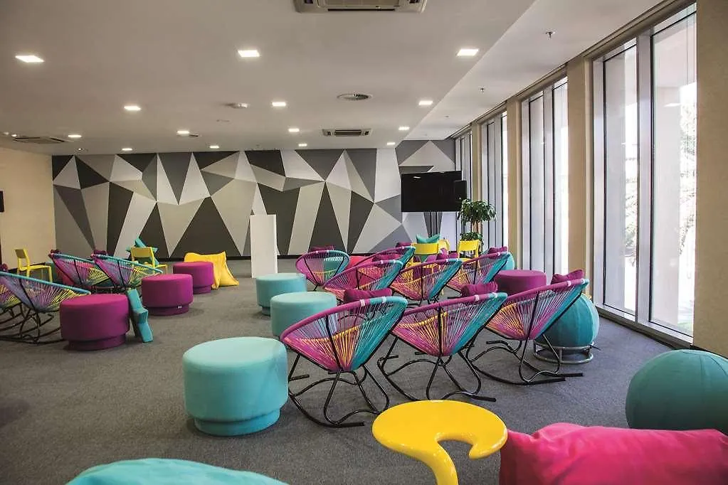 Radisson Blu Hotel. Abu Dhabi Yas Island 아랍에미리트