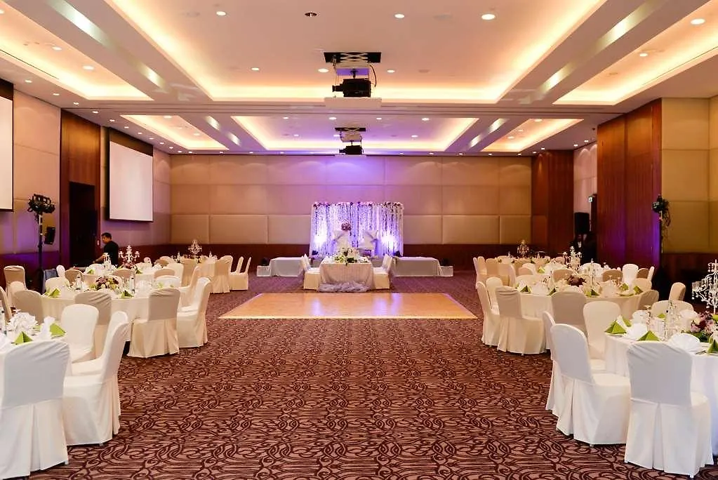Radisson Blu Hotel. Abu Dhabi Yas Island Hotel